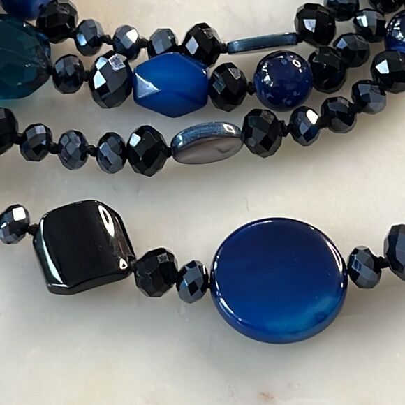 Navy blue beaded long rock necklace - Picture 9 of 10